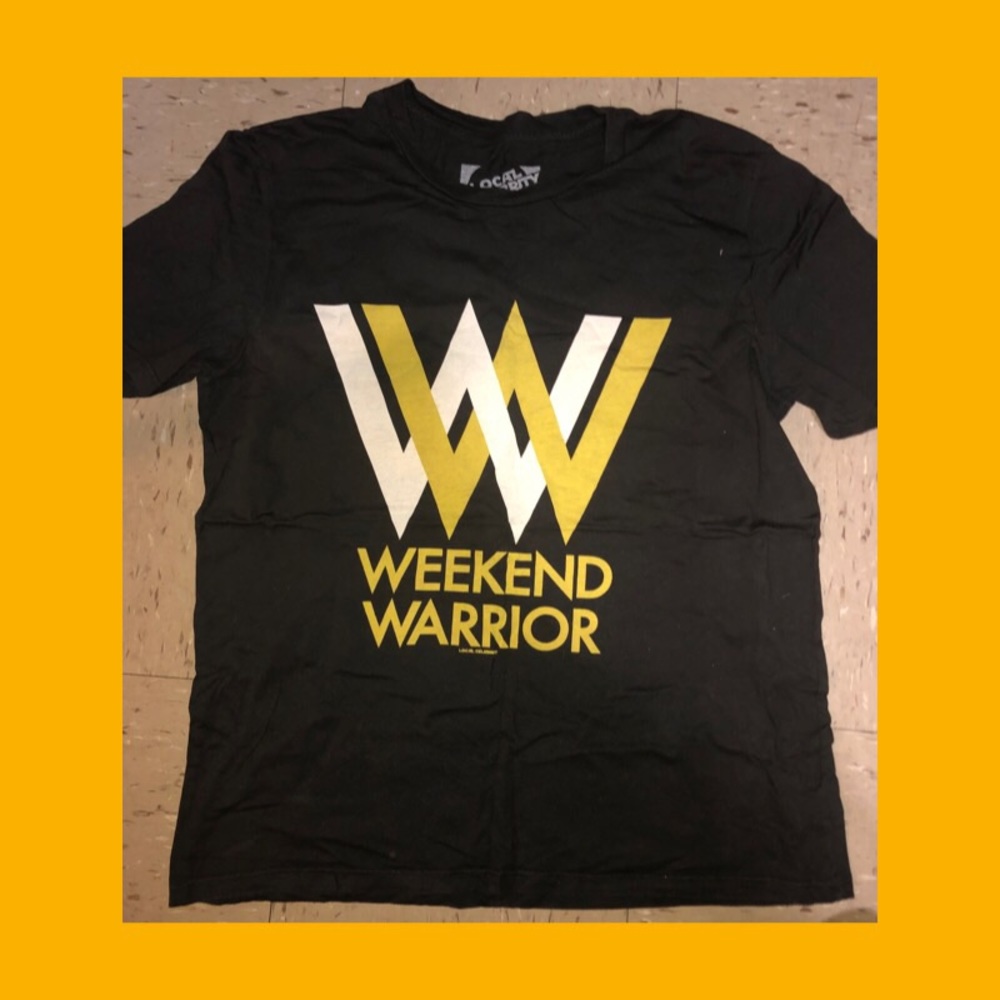 Local Celebrity T-shirt XL